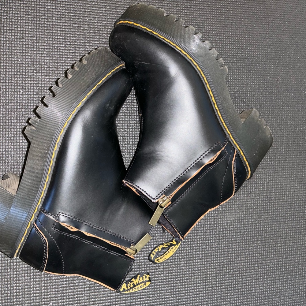 DOC MARTEN Rometty II Chelsea Boots Womens Size 7